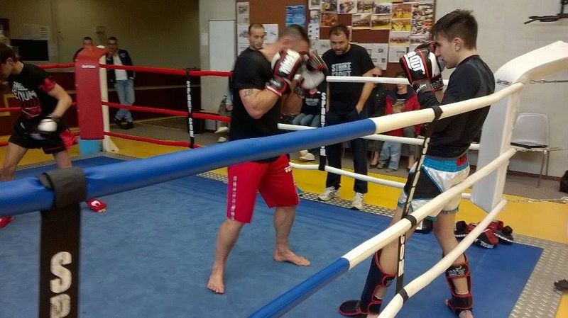 Séance d'entrainement avec Yohan Lidon.Lons le Saunier Mars 2015 - Energy Fight Club 11040250_750944091667569_1283831605_n.jpg (large)