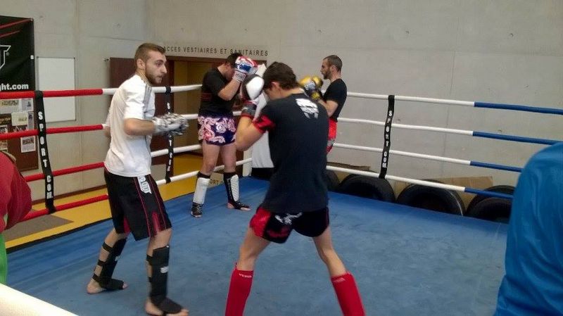Séance d'entrainement avec Yohan Lidon.Lons le Saunier Mars 2015 - Energy Fight Club 11041335_750944881667490_1742523128_n.jpg (large)