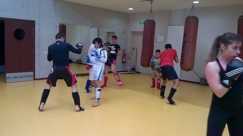 Séance d'entrainement avec Yohan Lidon.Lons le Saunier Mars 2015 - Energy Fight Club 11072624_750944828334162_1381311692_n.jpg (large)