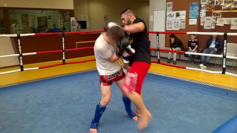 Séance d'entrainement avec Yohan Lidon.Lons le Saunier Mars 2015 - Energy Fight Club 11073054_750944595000852_1035726898_n.jpg (large)