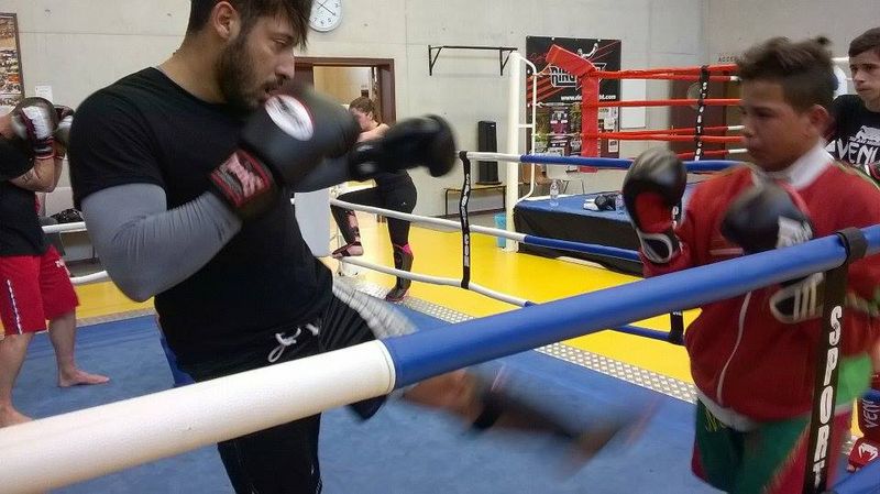 Séance d'entrainement avec Yohan Lidon.Lons le Saunier Mars 2015 - Energy Fight Club 11073836_750944441667534_1973939927_n.jpg (large)