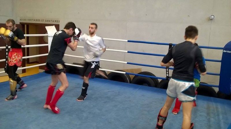 Séance d'entrainement avec Yohan Lidon.Lons le Saunier Mars 2015 - Energy Fight Club 11073975_750945001667478_2082643845_n.jpg (large)