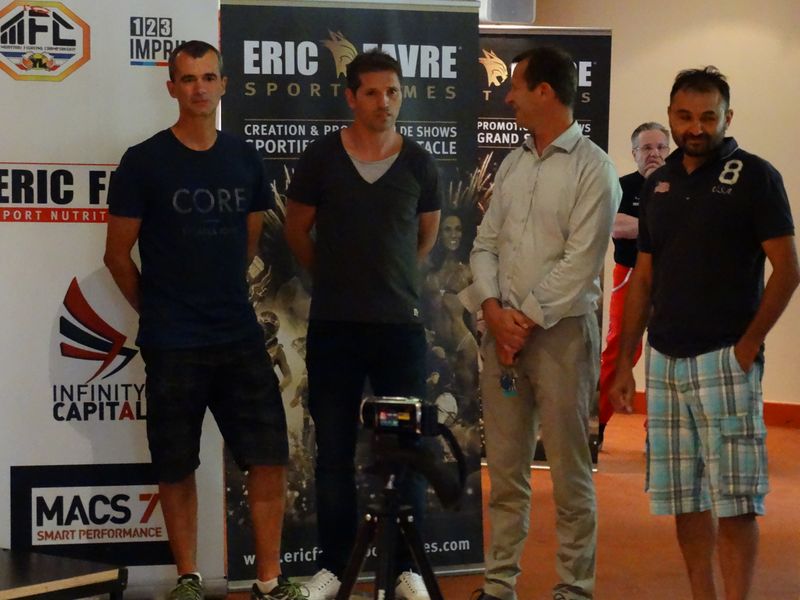 Pesée des champions  au casino .Lons le saunier le 3 juillet 2015 - Energy Fight Club dsc00812.jpg (large)