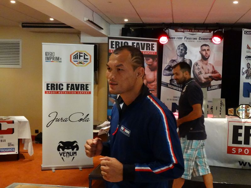 Pesée des champions  au casino .Lons le saunier le 3 juillet 2015 - Energy Fight Club dsc00820.jpg (large)
