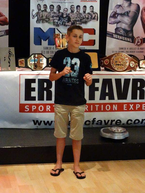 Pesée des champions  au casino .Lons le saunier le 3 juillet 2015 - Energy Fight Club dsc00825.jpg (large)