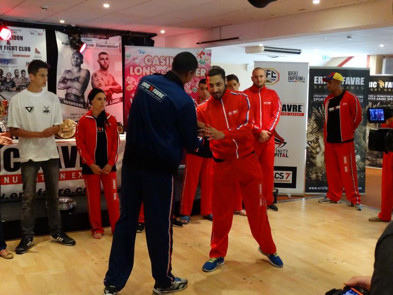 Pesée des champions  au casino .Lons le saunier le 3 juillet 2015 - Energy Fight Club dsc00837.jpg (large)