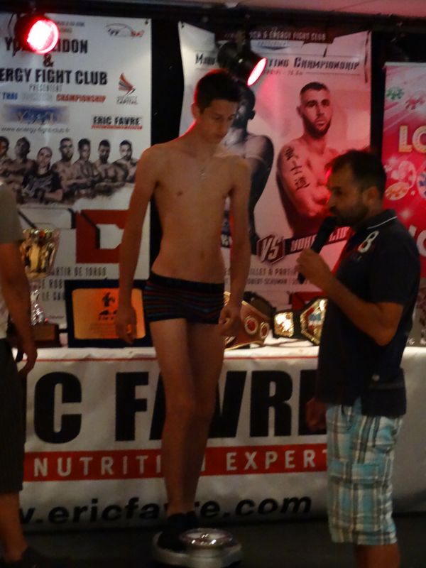 Pesée des champions  au casino .Lons le saunier le 3 juillet 2015 - Energy Fight Club dsc00843.jpg (large)