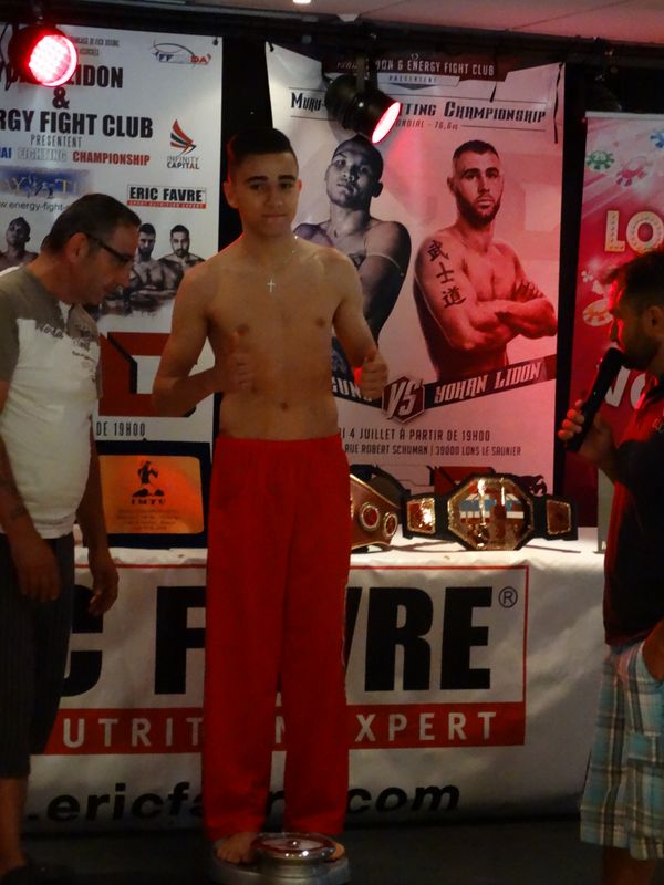 Pesée des champions  au casino .Lons le saunier le 3 juillet 2015 - Energy Fight Club dsc00844.jpg (large)