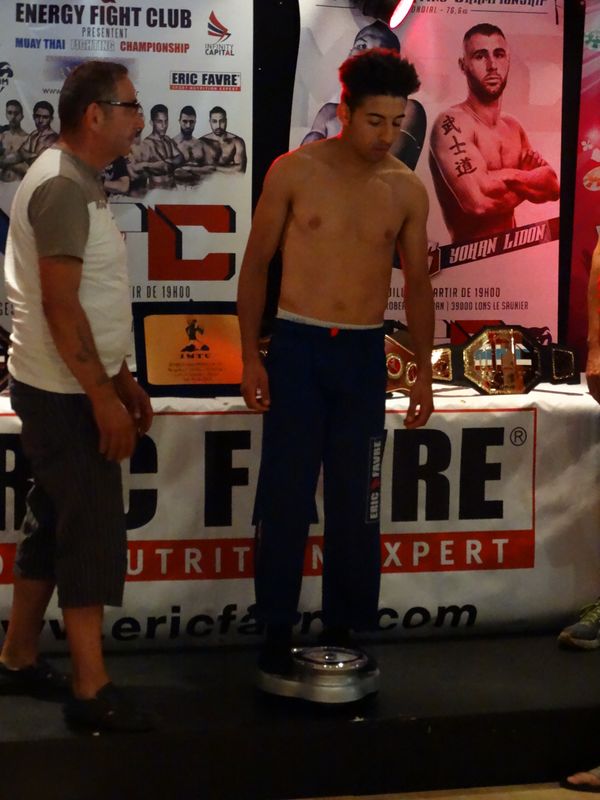 Pesée des champions  au casino .Lons le saunier le 3 juillet 2015 - Energy Fight Club dsc00846.jpg (large)