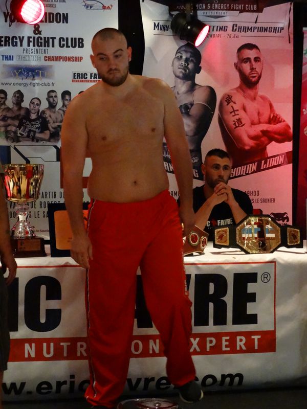 Pesée des champions  au casino .Lons le saunier le 3 juillet 2015 - Energy Fight Club dsc00855.jpg (large)