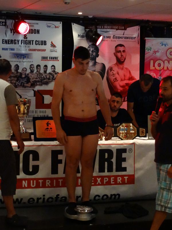 Pesée des champions  au casino .Lons le saunier le 3 juillet 2015 - Energy Fight Club dsc00859.jpg (large)