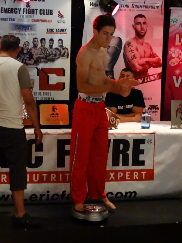 Pesée des champions  au casino .Lons le saunier le 3 juillet 2015 - Energy Fight Club dsc00867.jpg (large)