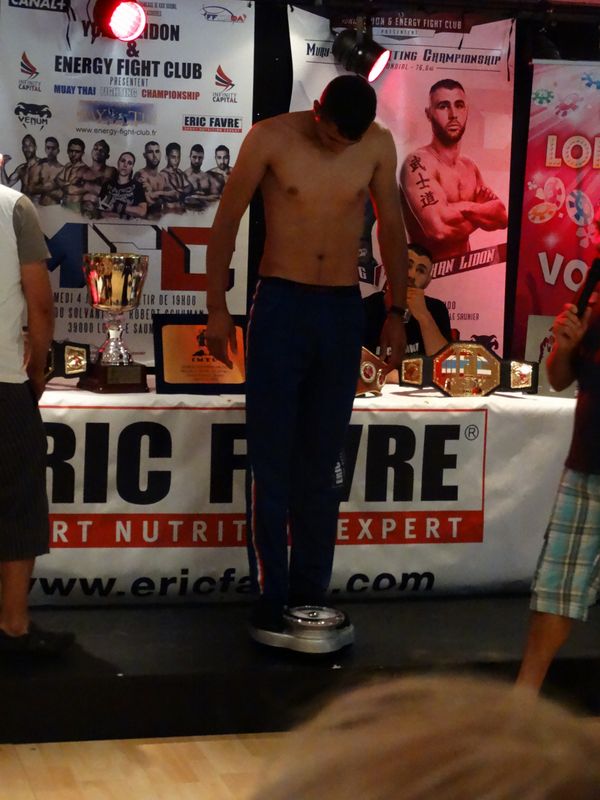 Pesée des champions  au casino .Lons le saunier le 3 juillet 2015 - Energy Fight Club dsc00870.jpg (large)
