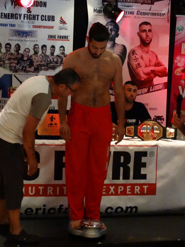 Pesée des champions  au casino .Lons le saunier le 3 juillet 2015 - Energy Fight Club dsc00871.jpg (large)