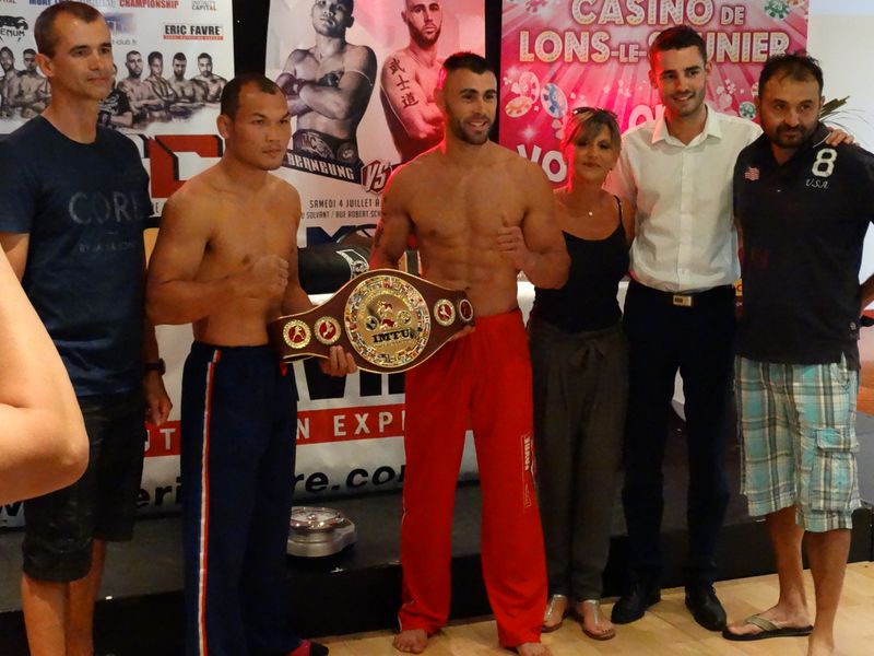 Pesée des champions  au casino .Lons le saunier le 3 juillet 2015 - Energy Fight Club dsc00880.jpg (large)