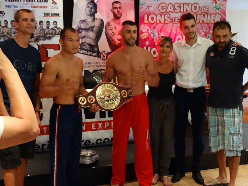 Pesée des champions  au casino .Lons le saunier le 3 juillet 2015 - Energy Fight Club dsc00881.jpg (large)