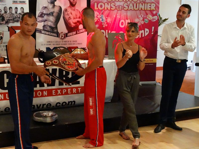 Pesée des champions  au casino .Lons le saunier le 3 juillet 2015 - Energy Fight Club dsc00882.jpg (large)