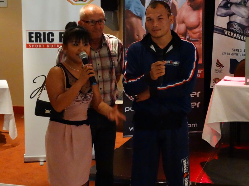 Pesée des champions  au casino .Lons le saunier le 3 juillet 2015 - Energy Fight Club dsc00884.jpg (large)