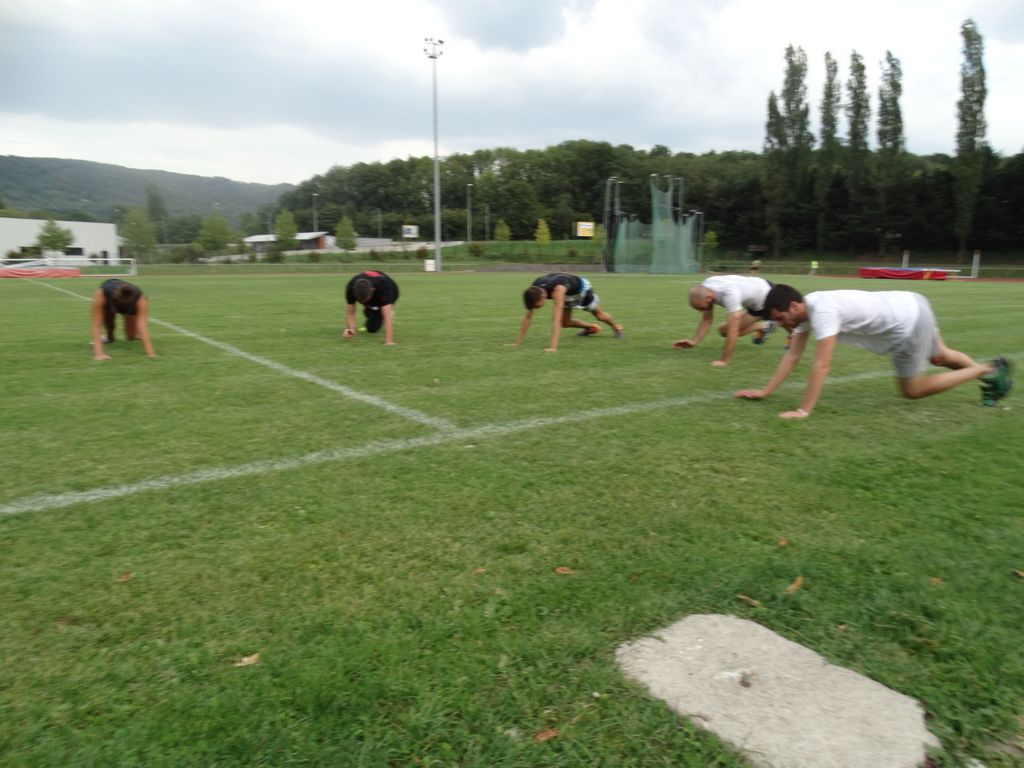 Séance de fractionner et renforcement musculaire au stade .Lundi 31 aout 2015 - Energy Fight Club dsc00217.jpg (large)