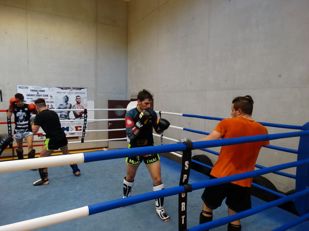 Entrainement interclubs Pontarlier & Oyonax .Lons le Saunier le 10 avril 2016 - Energy Fight Club dsc01913.jpg (large)