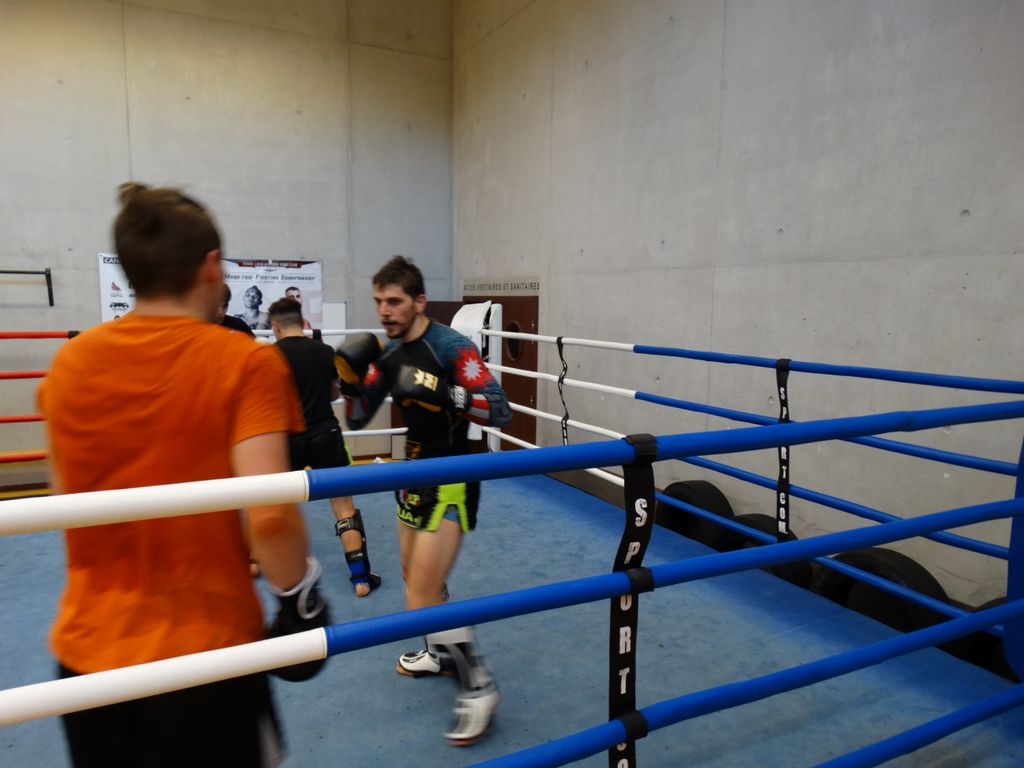 Entrainement interclubs Pontarlier & Oyonax .Lons le Saunier le 10 avril 2016 - Energy Fight Club dsc01915.jpg (large)