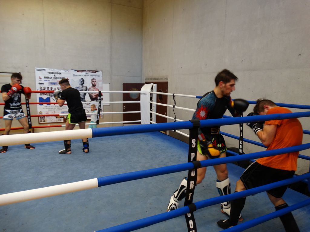 Entrainement interclubs Pontarlier & Oyonax .Lons le Saunier le 10 avril 2016 - Energy Fight Club dsc01922.jpg (large)