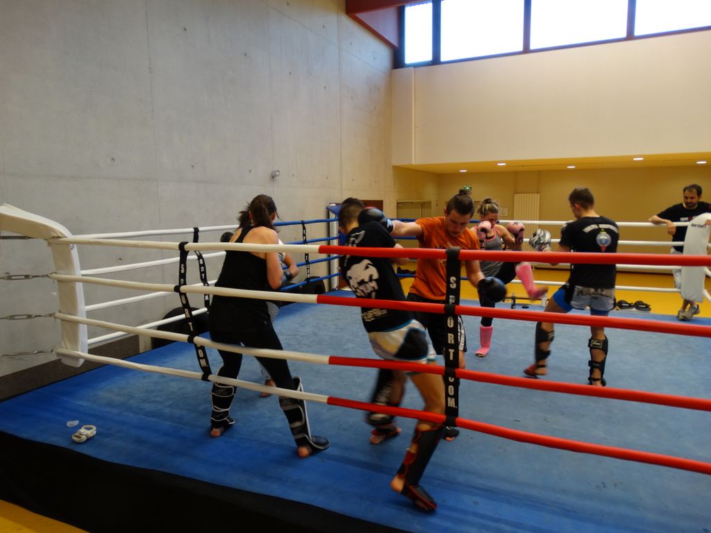 Entrainement interclubs Pontarlier & Oyonax .Lons le Saunier le 10 avril 2016 - Energy Fight Club dsc01928.jpg (large)