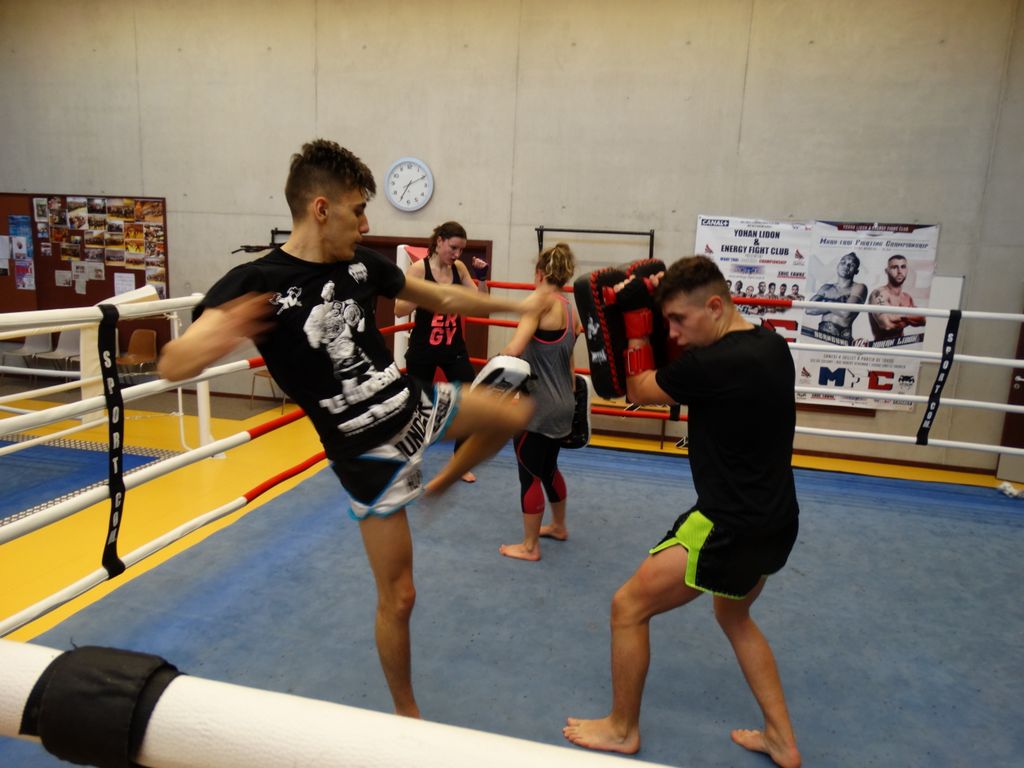 Entrainement interclubs Pontarlier & Oyonax .Lons le Saunier le 10 avril 2016 - Energy Fight Club dsc01962.jpg (large)