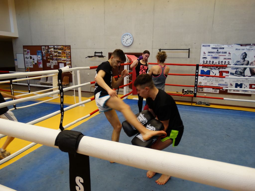 Entrainement interclubs Pontarlier & Oyonax .Lons le Saunier le 10 avril 2016 - Energy Fight Club dsc01963.jpg (large)