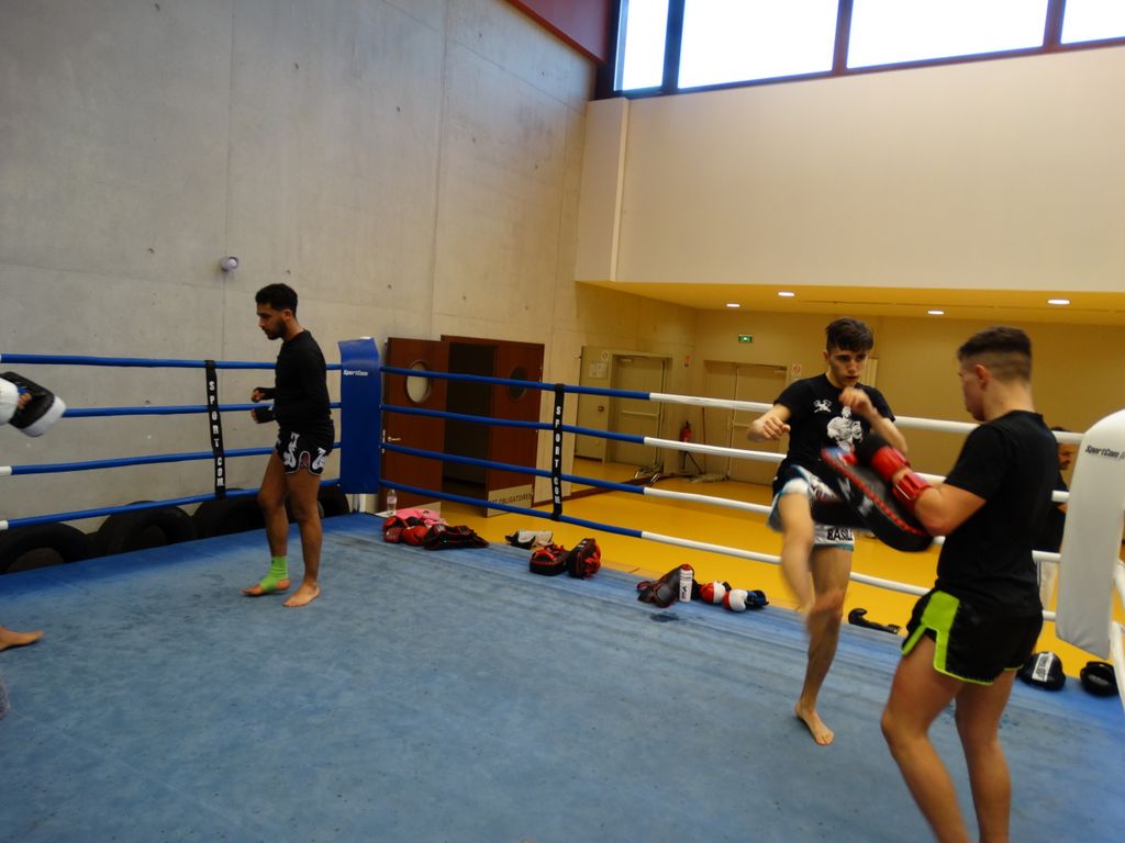 Entrainement interclubs Pontarlier & Oyonax .Lons le Saunier le 10 avril 2016 - Energy Fight Club dsc01972.jpg (large)