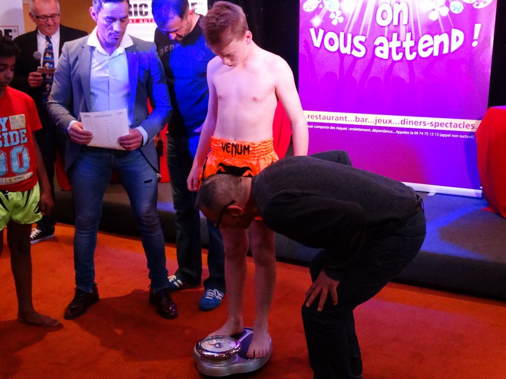 Pesée du MFC5.Lons le saunier le 29 avril 2016 - Energy Fight Club dsc02085.jpg (large)