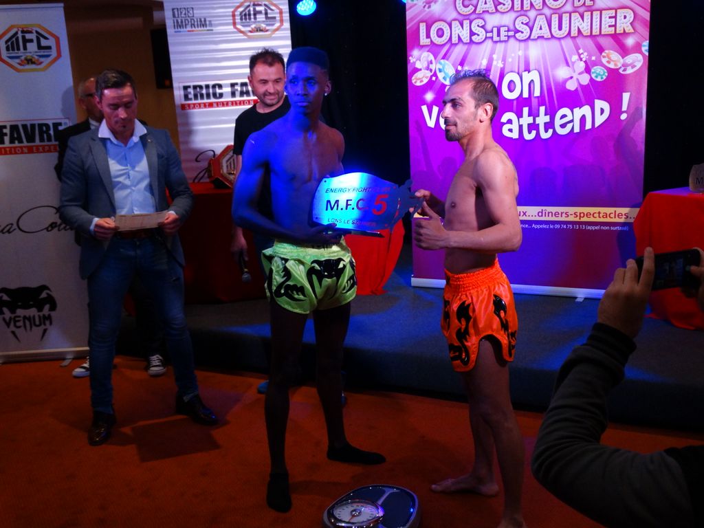 Pesée du MFC5.Lons le saunier le 29 avril 2016 - Energy Fight Club dsc02104.jpg (large)