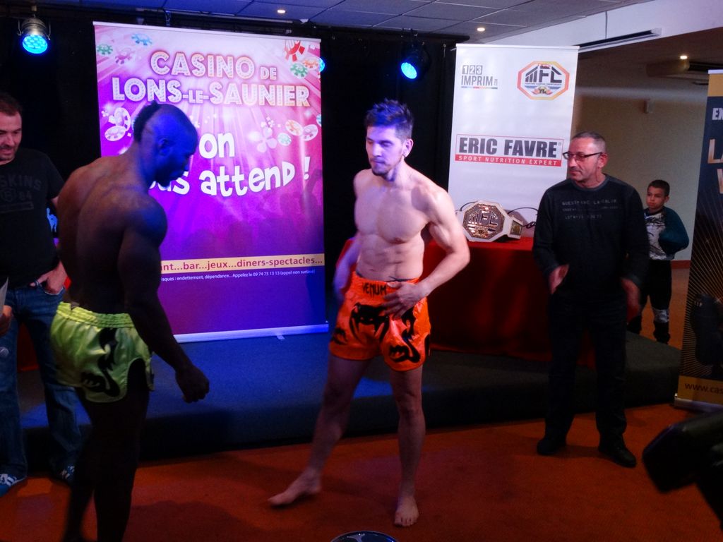 Pesée du MFC5.Lons le saunier le 29 avril 2016 - Energy Fight Club dsc02117.jpg (large)