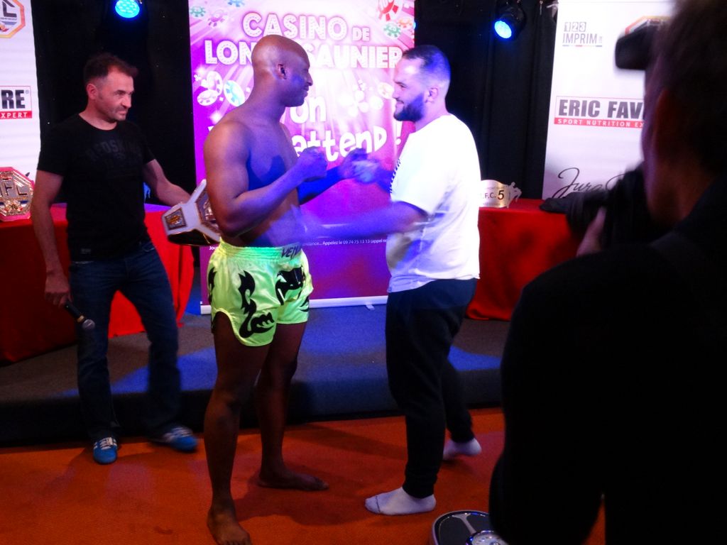 Pesée du MFC5.Lons le saunier le 29 avril 2016 - Energy Fight Club dsc02122.jpg (large)