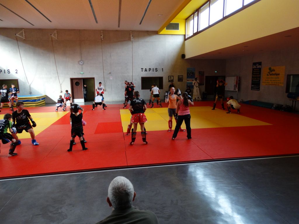 Stage de perfectionnement de boxe thaï avec Yohann Lidon le 18 octobre 2015 - Energy Fight Club dsc00390.jpg (large)