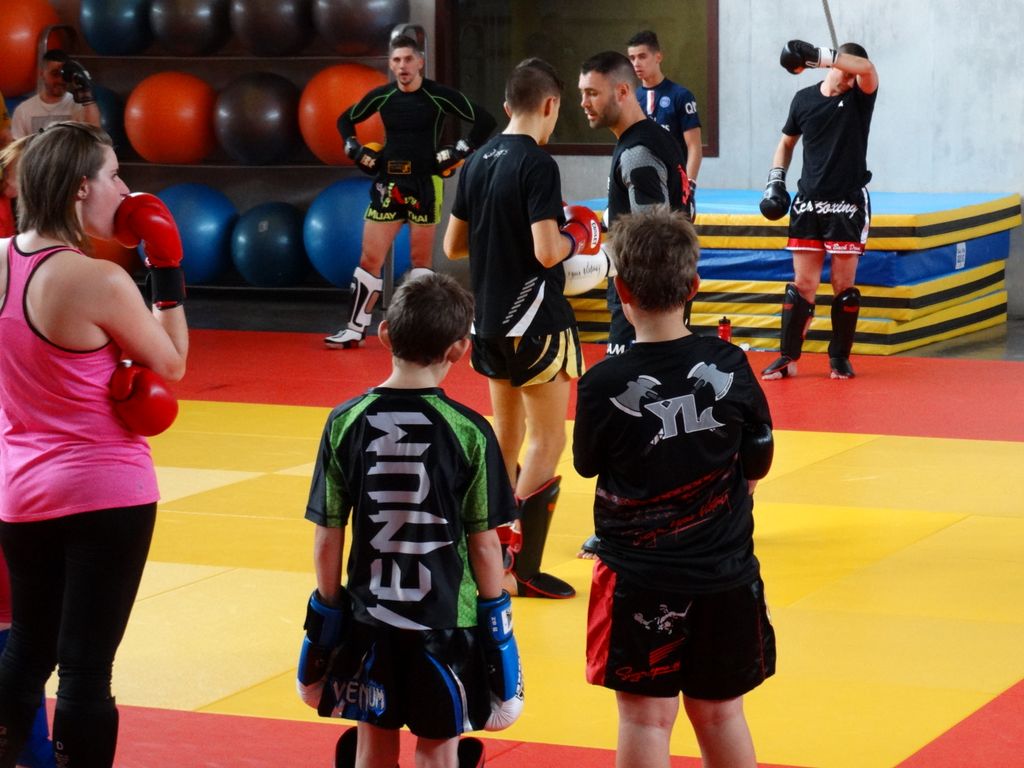 Stage de perfectionnement de boxe thaï avec Yohann Lidon le 18 octobre 2015 - Energy Fight Club dsc00392.jpg (large)