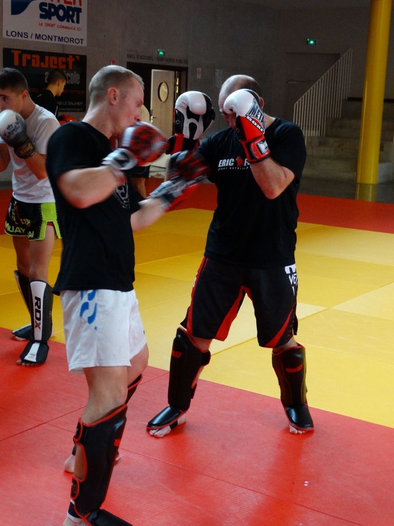Stage de perfectionnement de boxe thaï avec Yohann Lidon le 18 octobre 2015 - Energy Fight Club dsc00399.jpg (large)