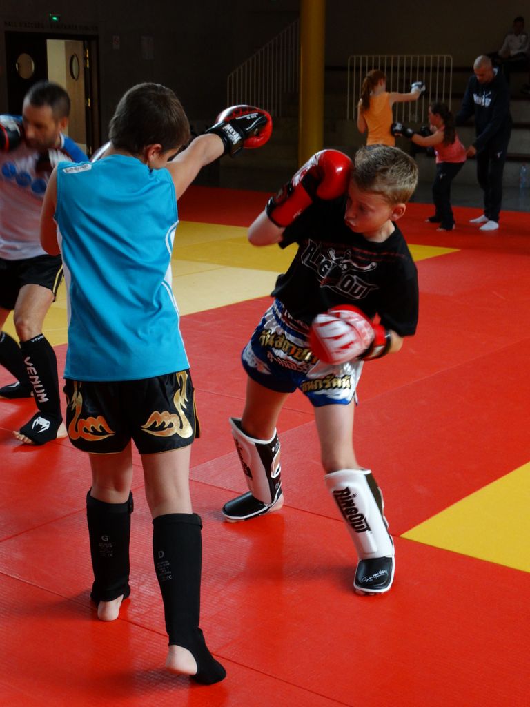 Stage de perfectionnement de boxe thaï avec Yohann Lidon le 18 octobre 2015 - Energy Fight Club dsc00405.jpg (large)