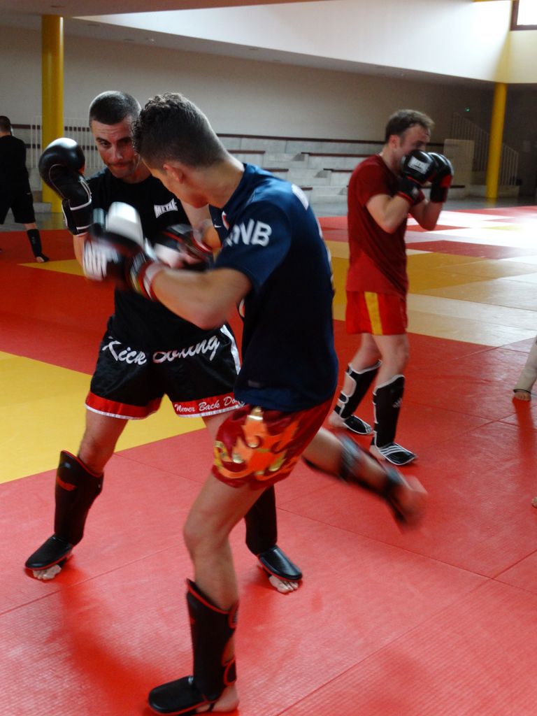 Stage de perfectionnement de boxe thaï avec Yohann Lidon le 18 octobre 2015 - Energy Fight Club dsc00406.jpg (large)