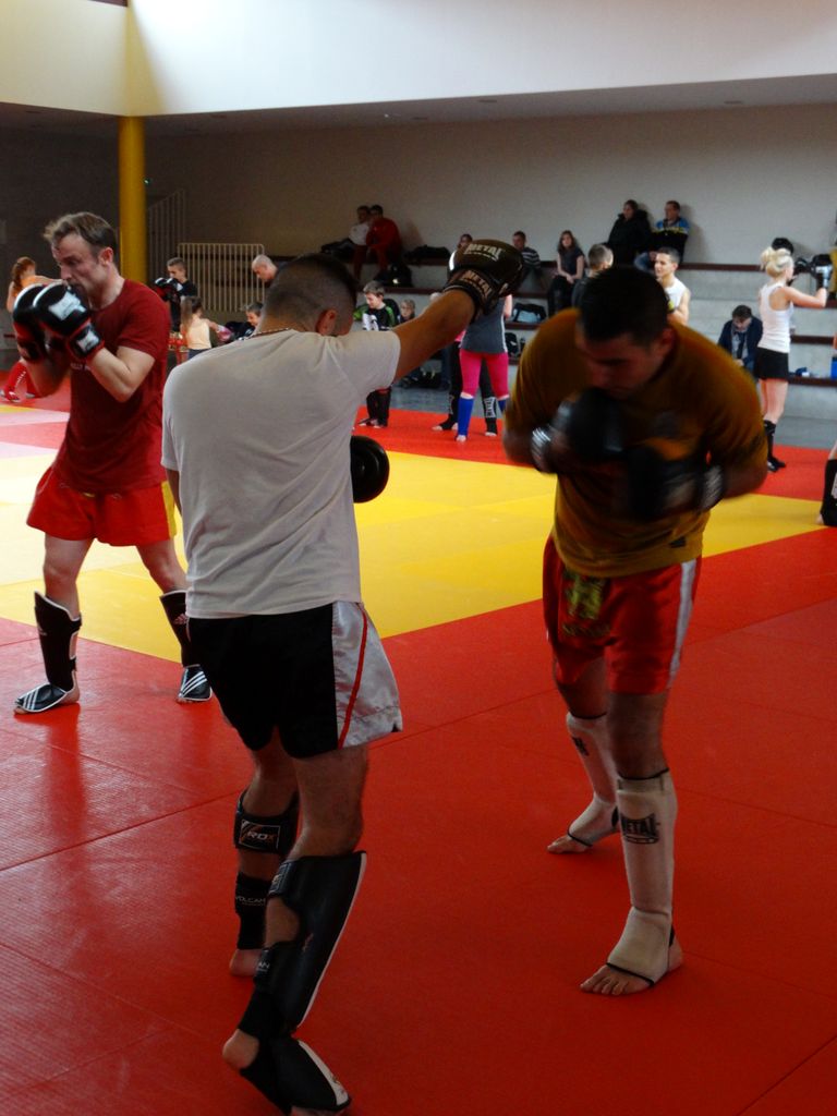 Stage de perfectionnement de boxe thaï avec Yohann Lidon le 18 octobre 2015 - Energy Fight Club dsc00410.jpg (large)