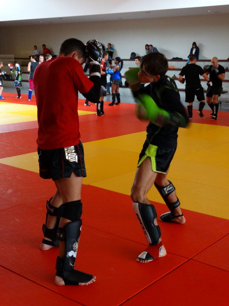 Stage de perfectionnement de boxe thaï avec Yohann Lidon le 18 octobre 2015 - Energy Fight Club dsc00417.jpg (large)