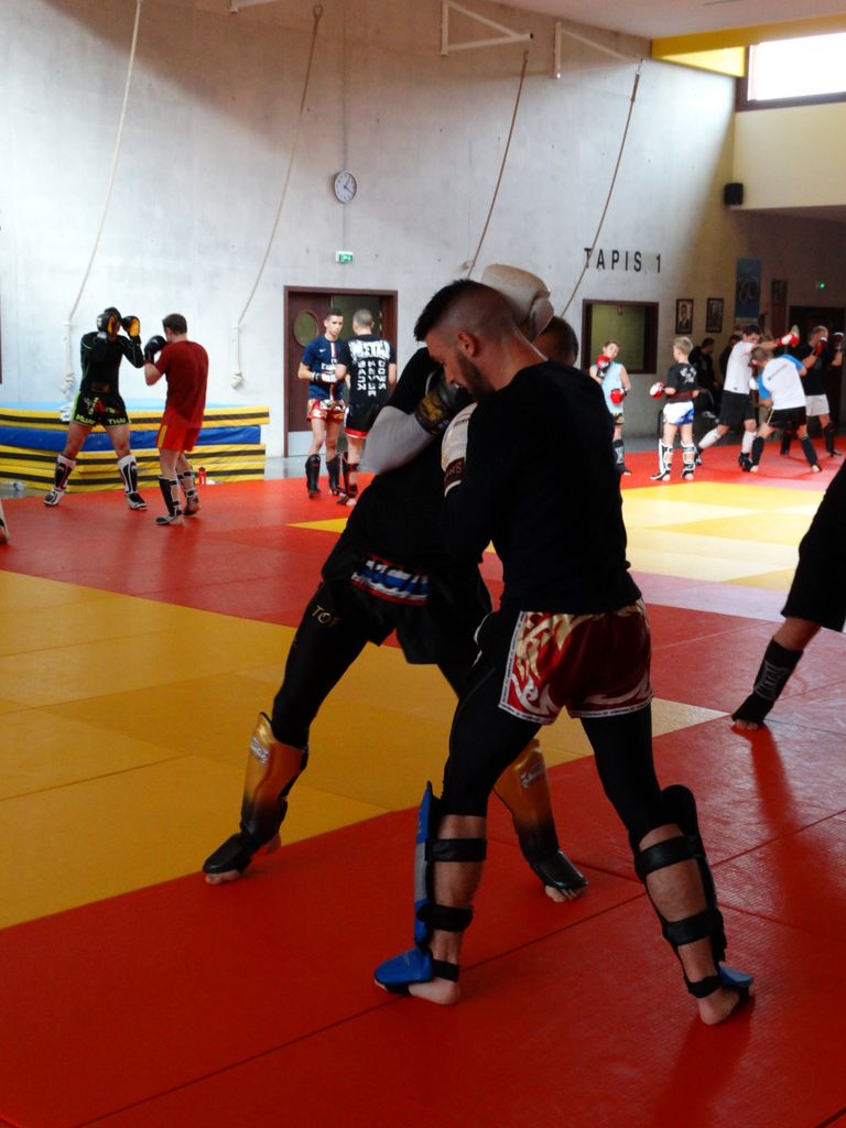 Stage de perfectionnement de boxe thaï avec Yohann Lidon le 18 octobre 2015 - Energy Fight Club dsc00420.jpg (large)