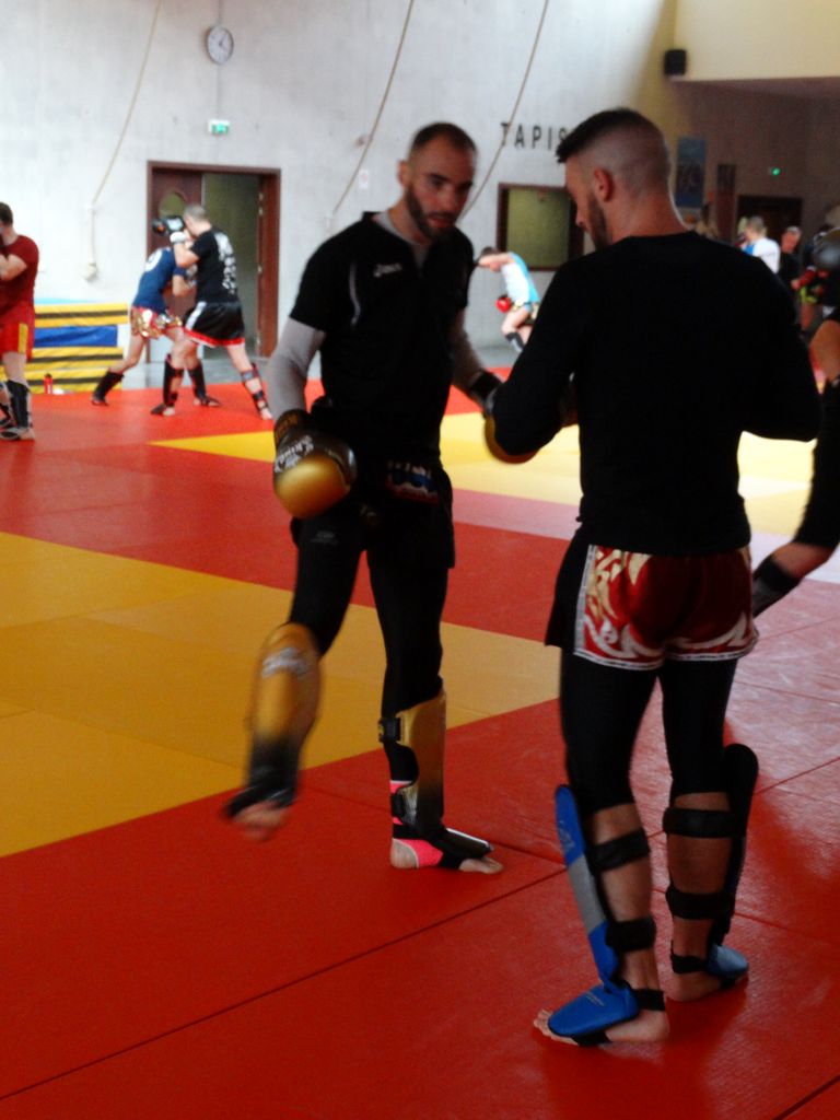Stage de perfectionnement de boxe thaï avec Yohann Lidon le 18 octobre 2015 - Energy Fight Club dsc00425.jpg (large)