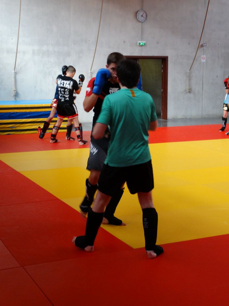 Stage de perfectionnement de boxe thaï avec Yohann Lidon le 18 octobre 2015 - Energy Fight Club dsc00438.jpg (large)