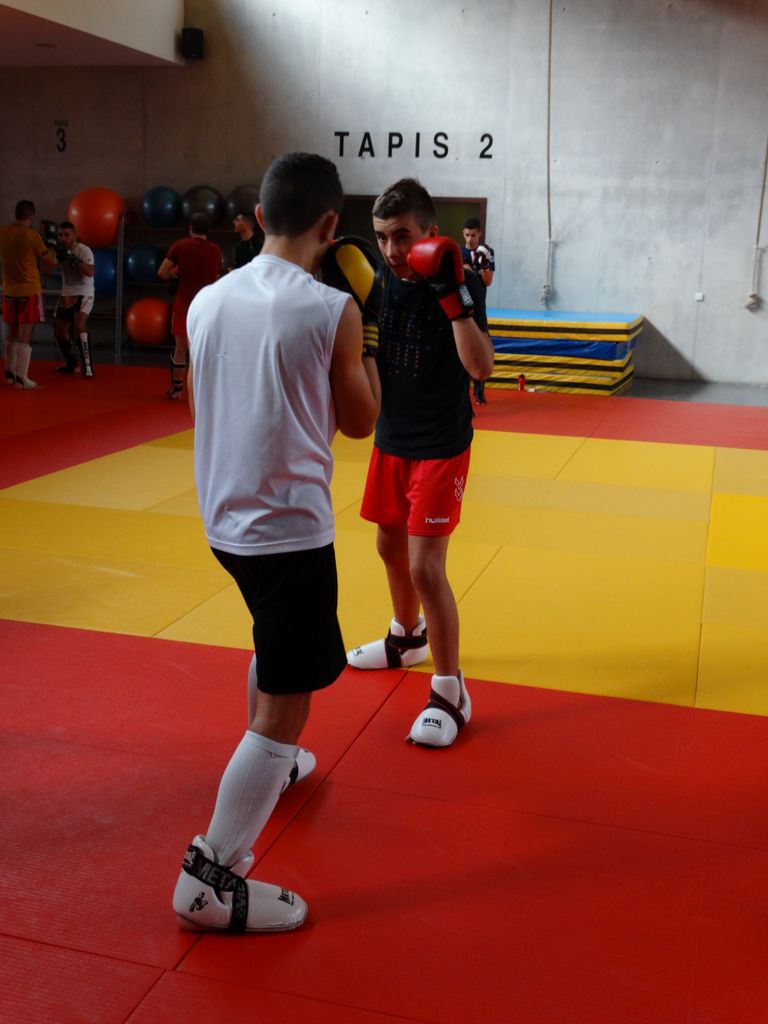Stage de perfectionnement de boxe thaï avec Yohann Lidon le 18 octobre 2015 - Energy Fight Club dsc00446.jpg (large)