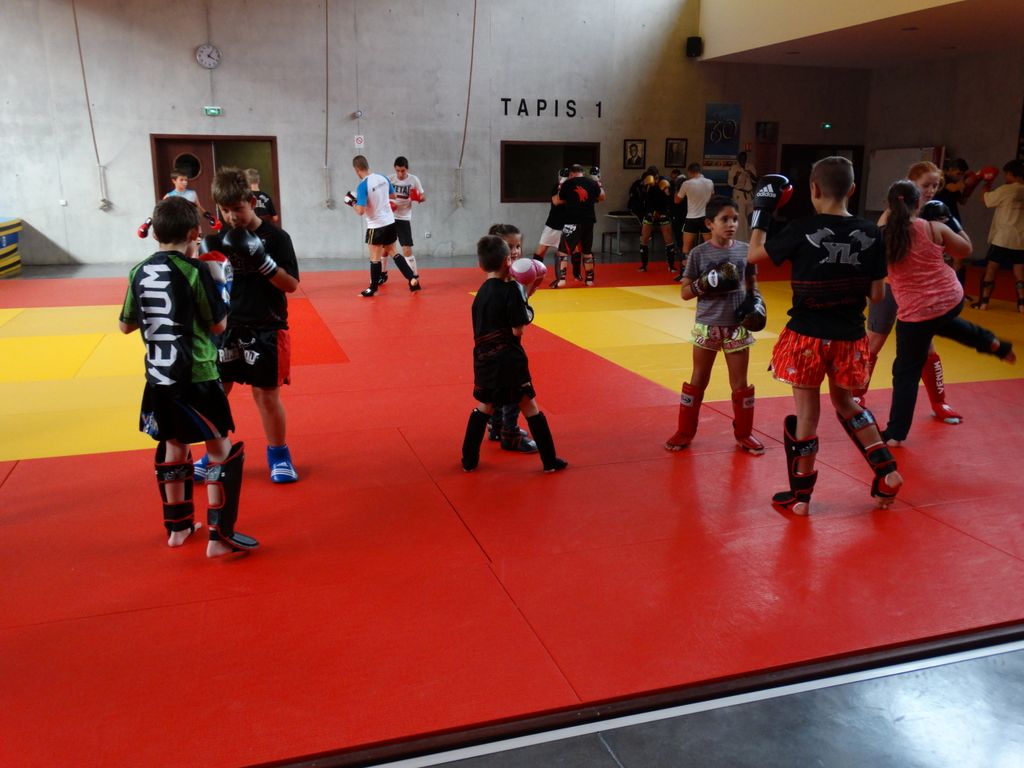 Stage de perfectionnement de boxe thaï avec Yohann Lidon le 18 octobre 2015 - Energy Fight Club dsc00454.jpg (large)