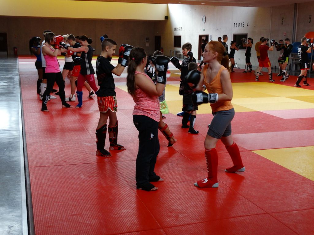 Stage de perfectionnement de boxe thaï avec Yohann Lidon le 18 octobre 2015 - Energy Fight Club dsc00459.jpg (large)