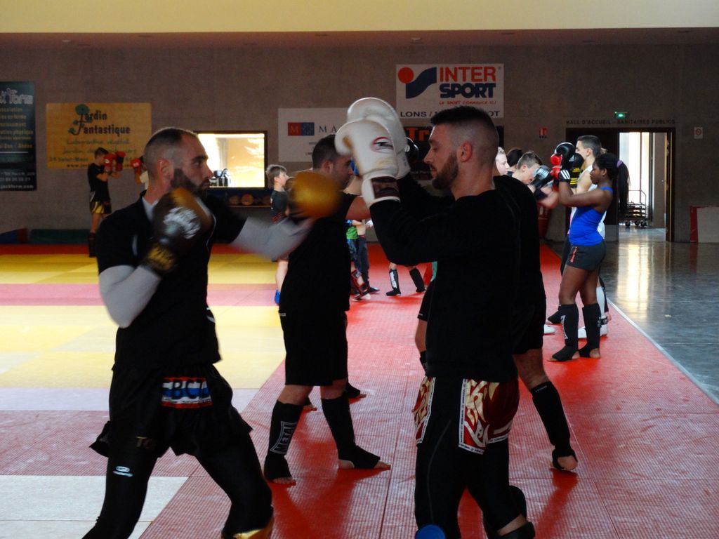 Stage de perfectionnement de boxe thaï avec Yohann Lidon le 18 octobre 2015 - Energy Fight Club dsc00461.jpg (large)