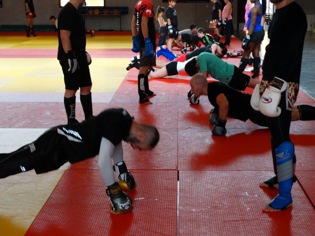 Stage de perfectionnement de boxe thaï avec Yohann Lidon le 18 octobre 2015 - Energy Fight Club dsc00464.jpg (large)