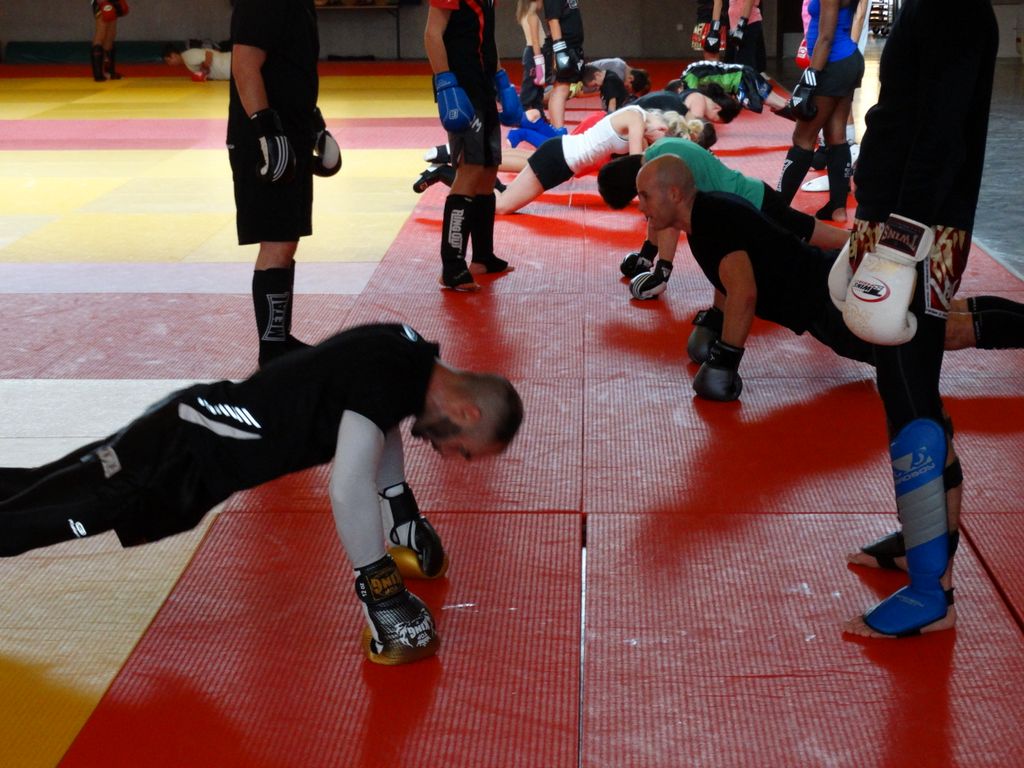 Stage de perfectionnement de boxe thaï avec Yohann Lidon le 18 octobre 2015 - Energy Fight Club dsc00469.jpg (large)